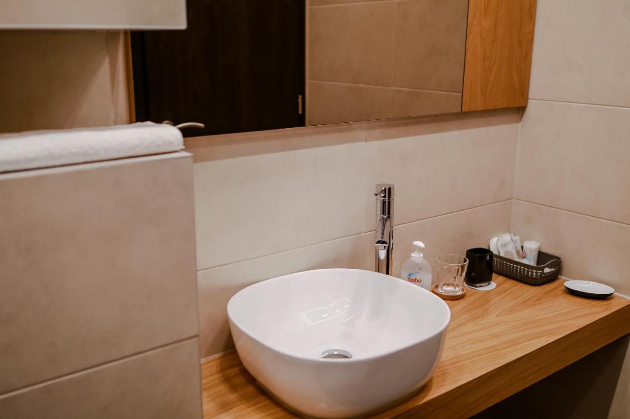 سولنوك Sohaz Panzio Es Apartmanhaz المظهر الخارجي الصورة