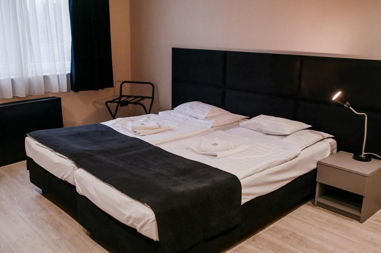 سولنوك Sohaz Panzio Es Apartmanhaz المظهر الخارجي الصورة