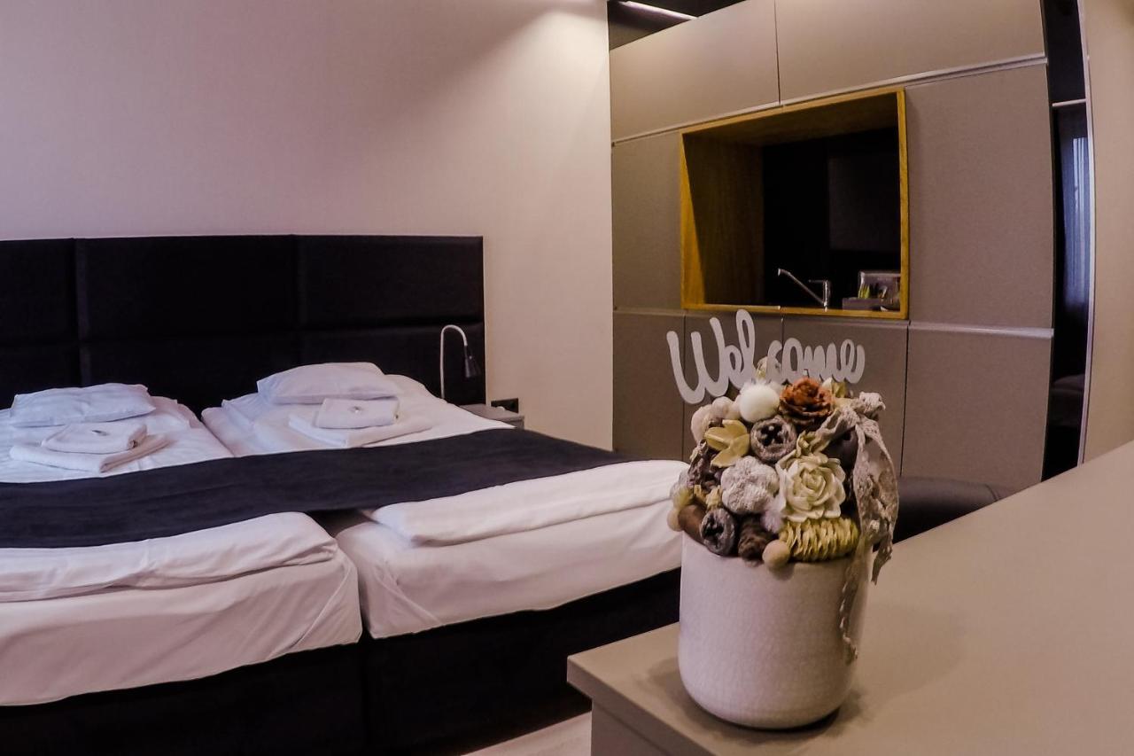 سولنوك Sohaz Panzio Es Apartmanhaz المظهر الخارجي الصورة