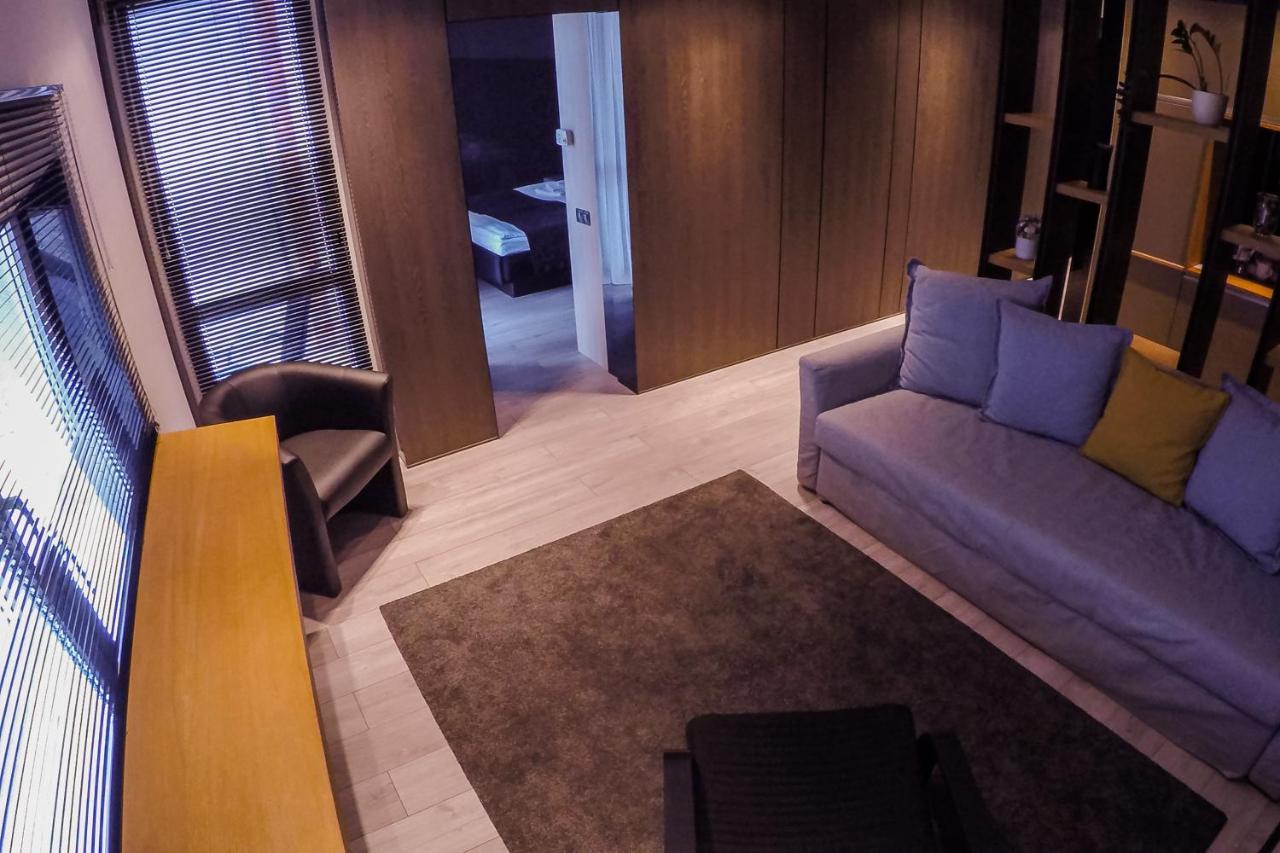 سولنوك Sohaz Panzio Es Apartmanhaz المظهر الخارجي الصورة
