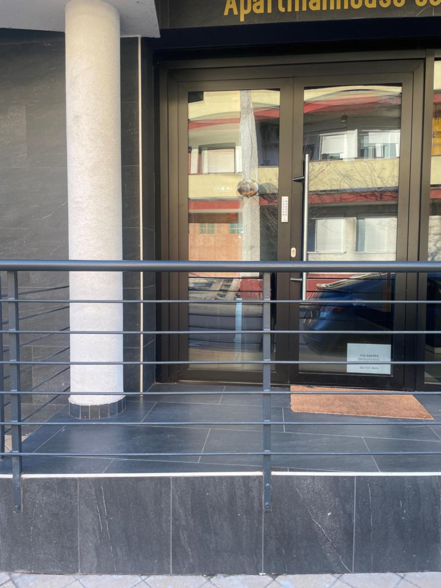 سولنوك Sohaz Panzio Es Apartmanhaz المظهر الخارجي الصورة