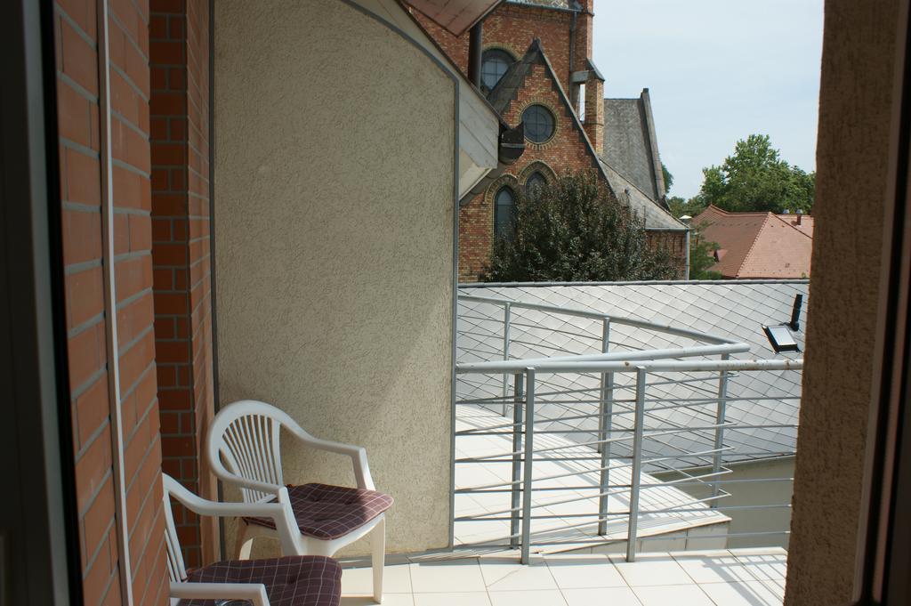 سولنوك Sohaz Panzio Es Apartmanhaz المظهر الخارجي الصورة